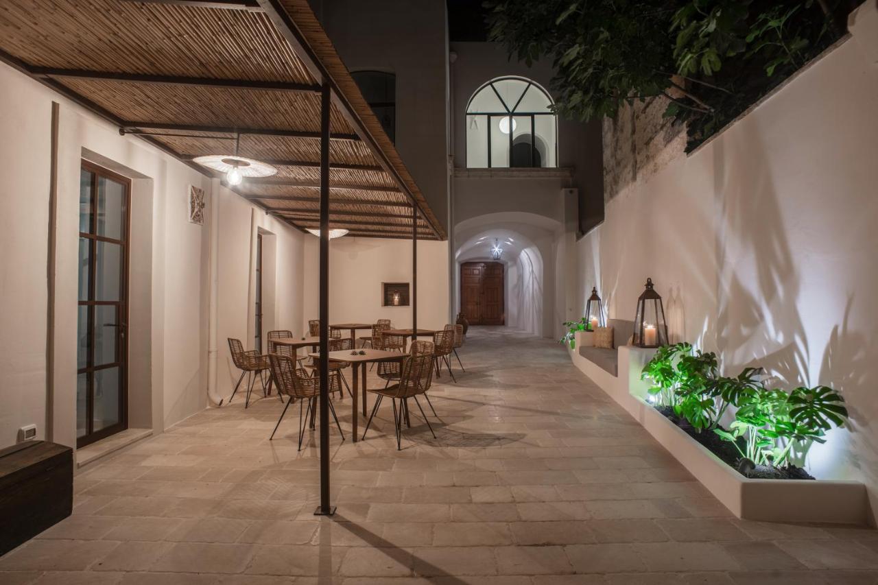 サルヴェ Palazzo Frangipane Bed & Breakfast エクステリア 写真