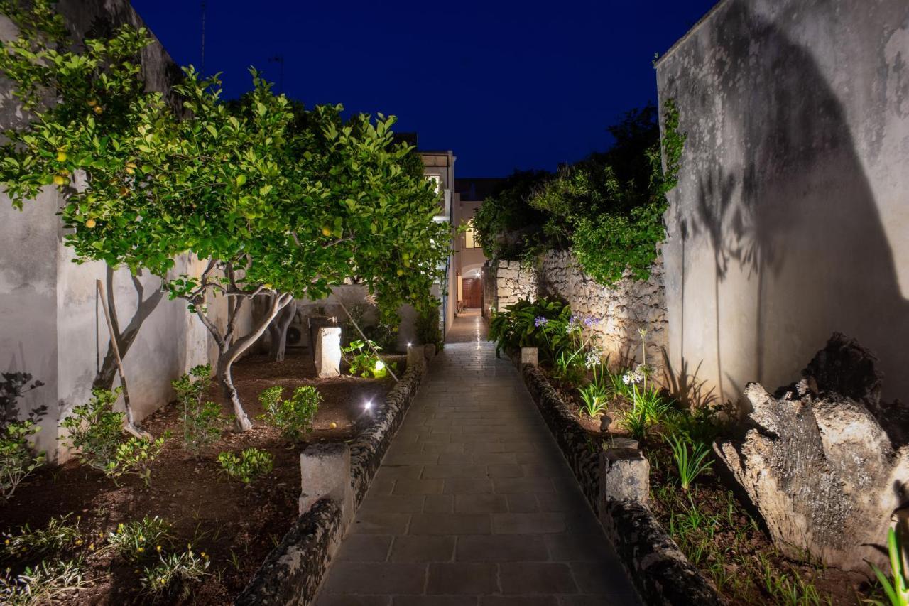 サルヴェ Palazzo Frangipane Bed & Breakfast エクステリア 写真