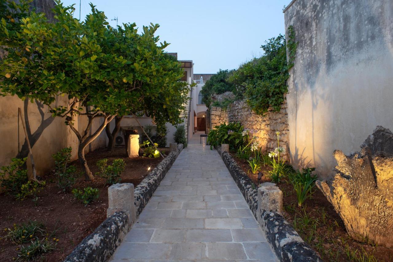 サルヴェ Palazzo Frangipane Bed & Breakfast エクステリア 写真