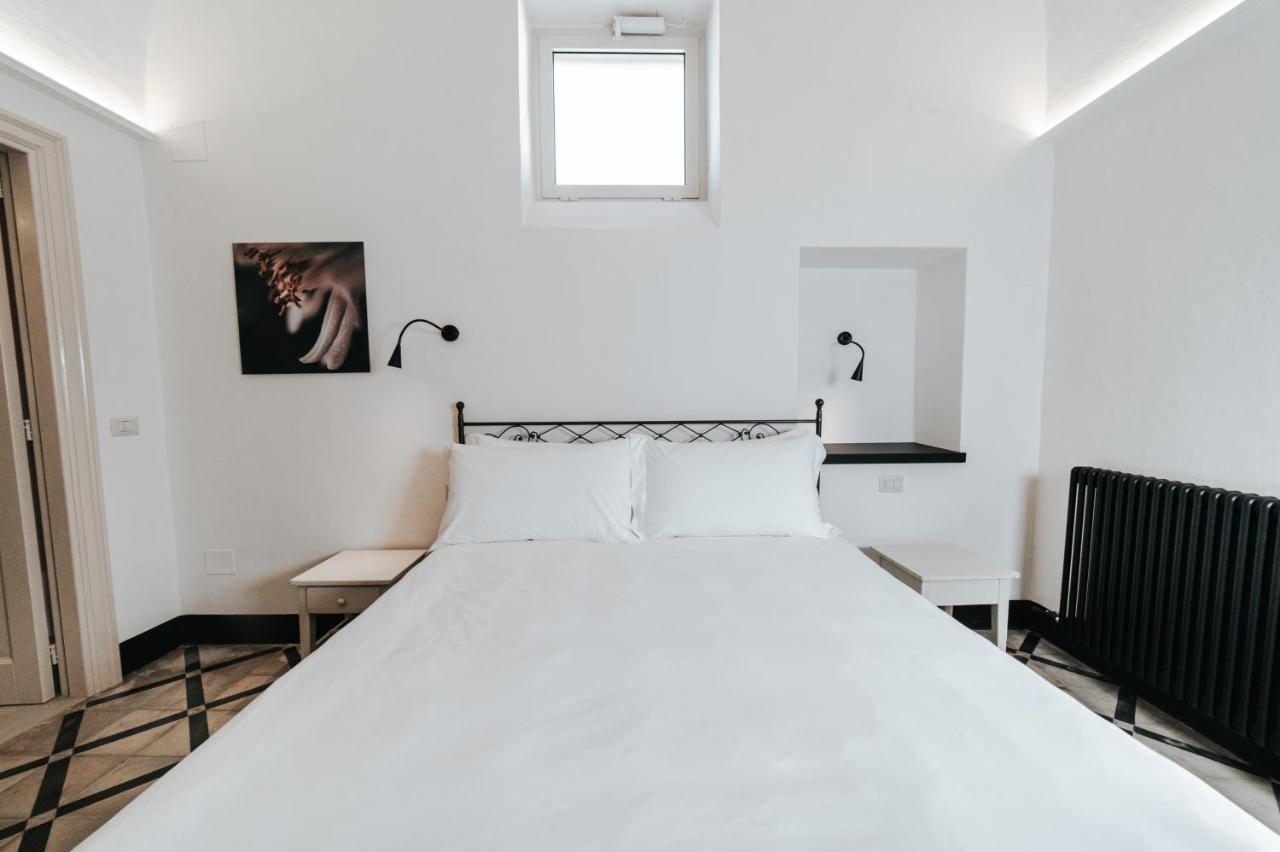 サルヴェ Palazzo Frangipane Bed & Breakfast エクステリア 写真