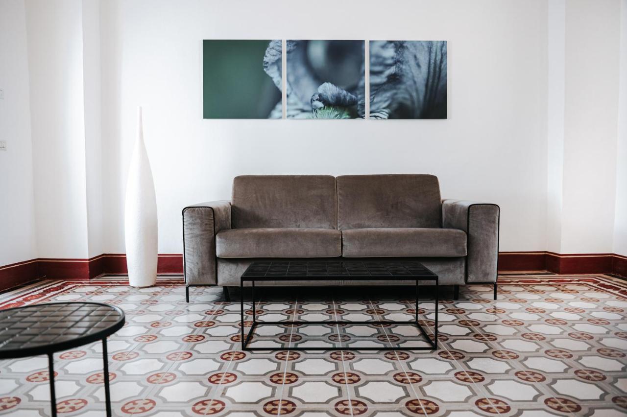 サルヴェ Palazzo Frangipane Bed & Breakfast エクステリア 写真